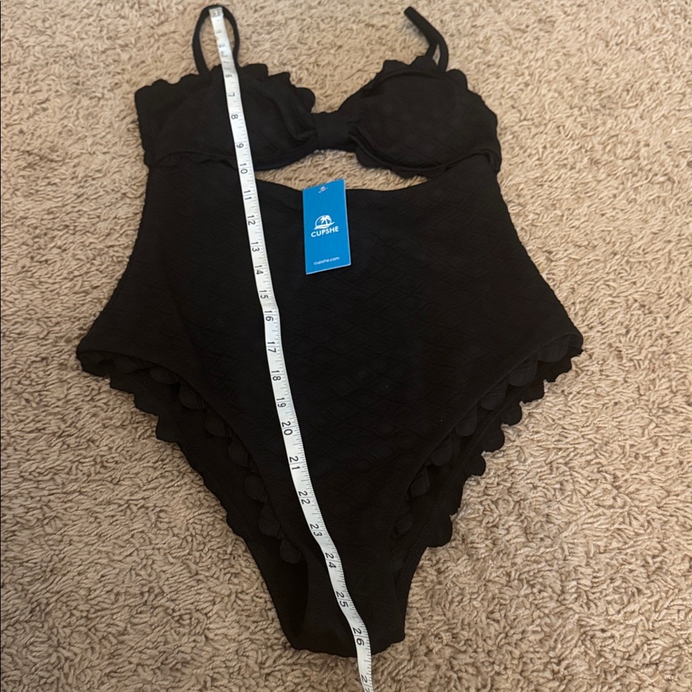 Cupshe Black Scalloped One-Piece Swimsuit size small - Picture 6 of 11